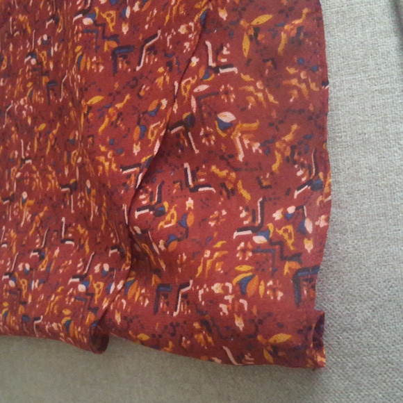 Reitmans Layered Sleeveless Blouse, V-Neck, Size Medium - Picture 4 of 12